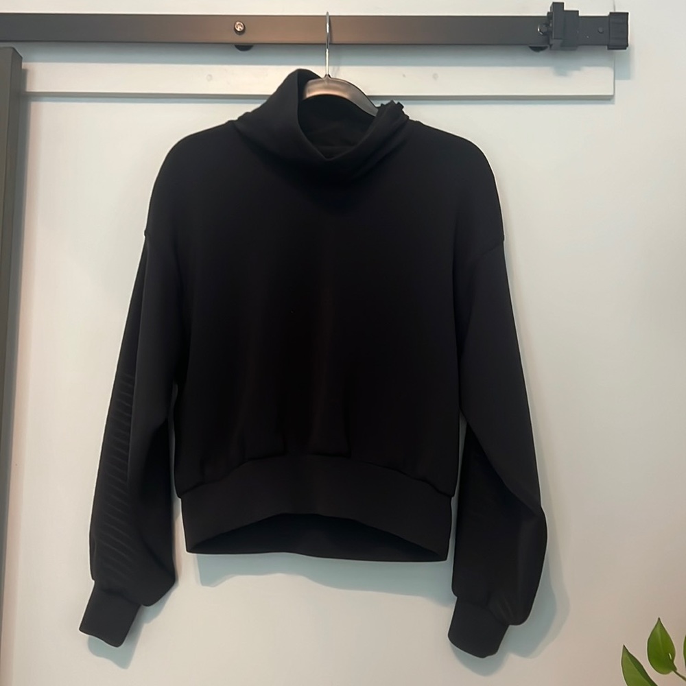 lululemon mock neck crop pullover